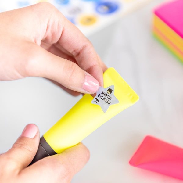 Render Etiquetas Batman Adhesivas Aplicación 2